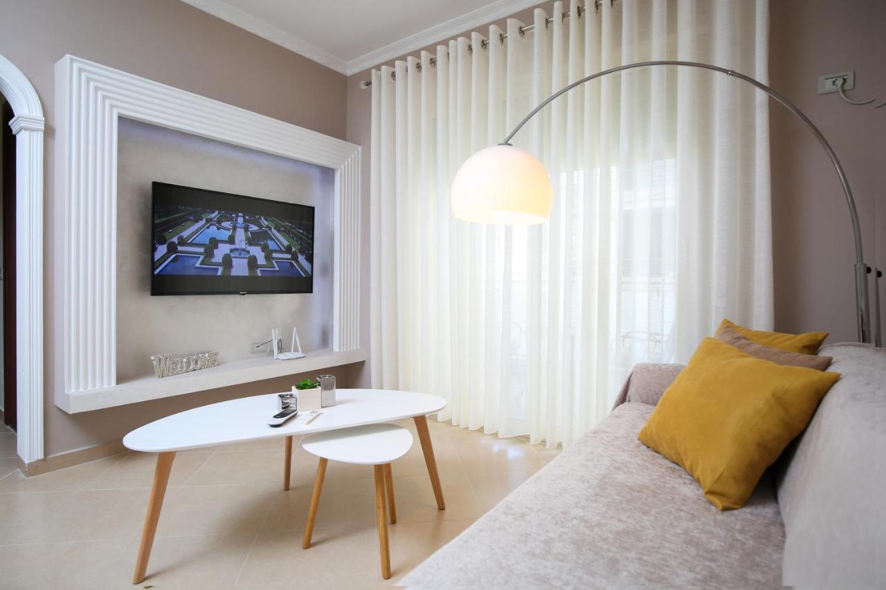 Tafa Deluxe Apartment Vlorë Buitenkant foto