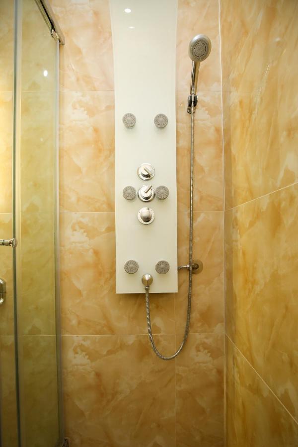 Tafa Deluxe Apartment Vlorë Buitenkant foto