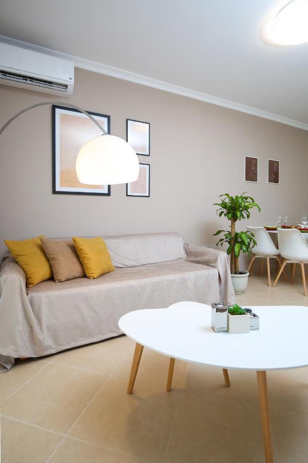 Tafa Deluxe Apartment Vlorë Buitenkant foto